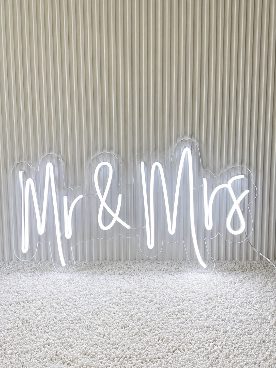 Mr & Mrs - Neon sign