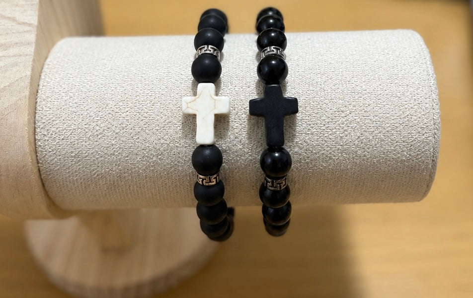 Beaded bracelet with cross